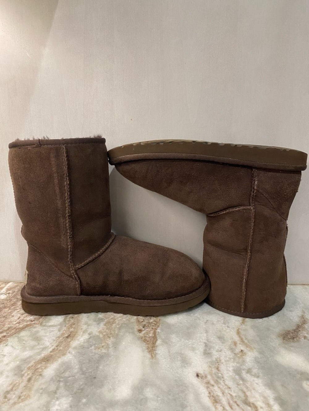 UGG Classic Short Chocolate Brown Boots Sz 8 - Picture 4 of 11